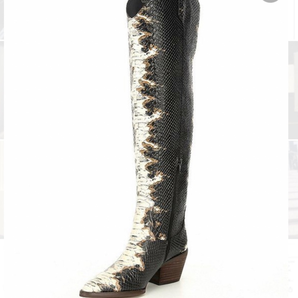 ISO Gianni Bini Colbbiye 2 tone black snake print boots SIZE 8 or 8.5